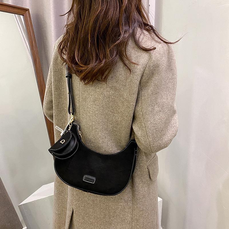 Frosted leather commuter bag women's 2025 new retro Maillard crescent bag versatile shoulder messenger bag