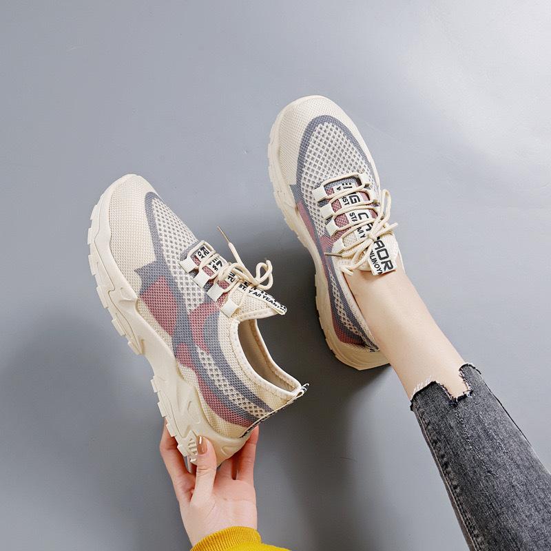 New Fly Weaving Net Casual Breathable Korean Version of Women's Shoes, Dad Shoes Internet Celebrity Lightweight Running Casual Sports Shoes