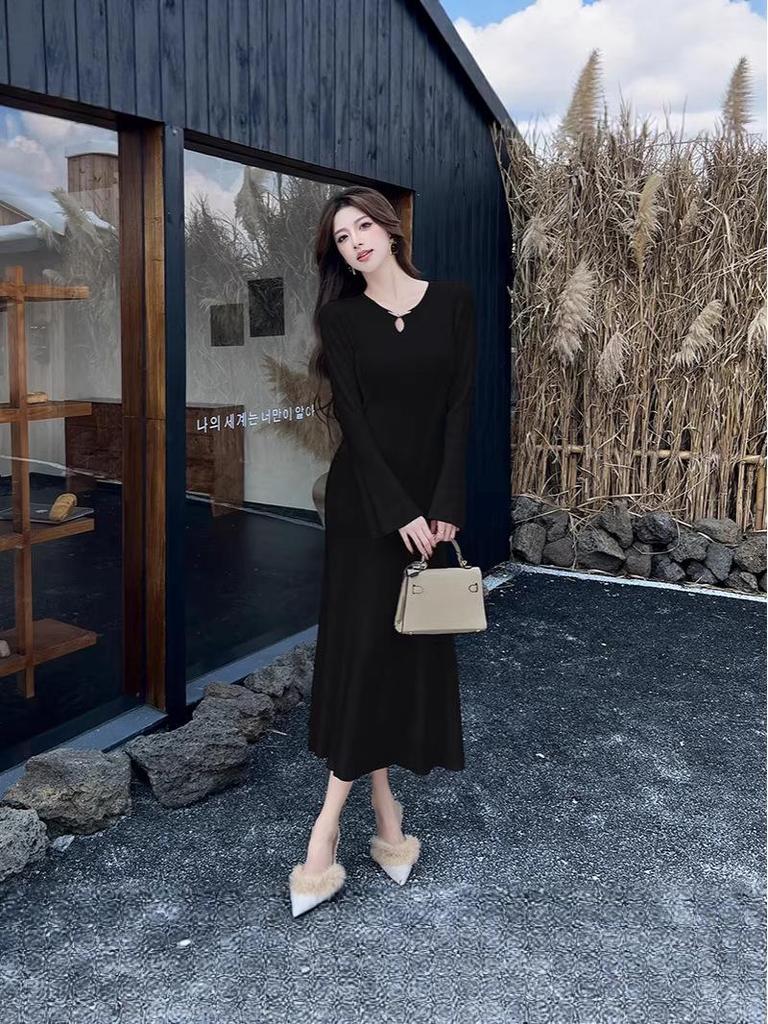 Elegant Bell Sleeve Bodycon Knit Dress and Coat - New Chinese Style for Women, Autumn Winter Collection