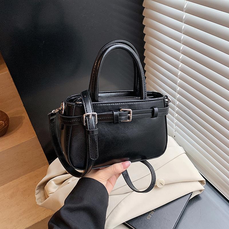 

Women s bags Women s 2025 summer new hot-selling niche handbags Simple and exquisite shoulder messenger bags Small square bags 20.5*8*13