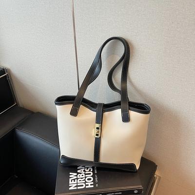 Einfache kontrastfarbene Tasche mit großem Fassungsvermögen, Damen neue Sommer-Freizeit-Pendler-Umhängetasche, vielseitige klassische Tragetasche