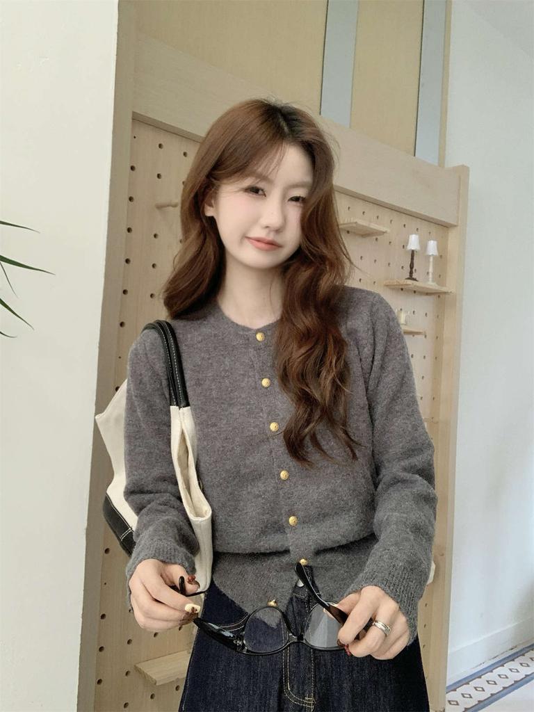 Single-breasted knitted jacket women's spring sweet age-reducing cardigan versatile simple long-sleeved top