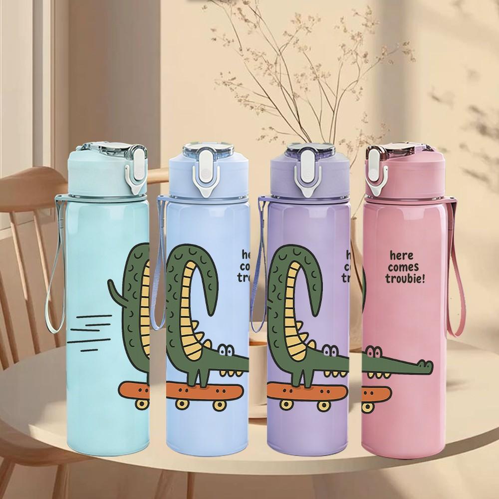 1PC Skateboarding Crocodile Art 750ml Color Plastic Sports Water Bottle Leakproof Flip Straw Lid Suitable for Sports Office Home Use