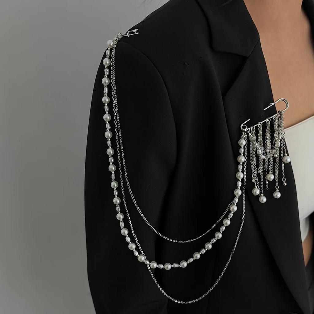 Personalized Chic Style Imitation Pearl Chain Tassel Brooches for Women Fashion Light Luxury Pearl Bead Brooch Suit Pin Accessor
