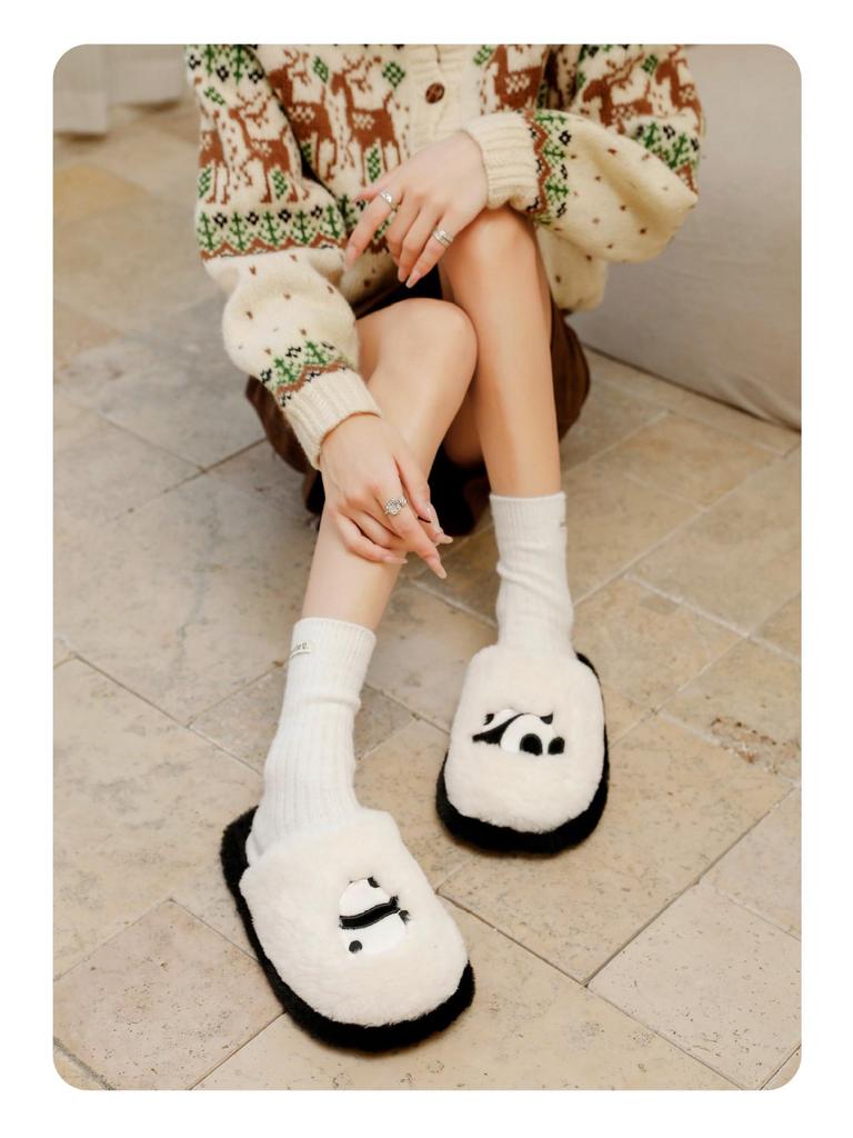 Halluci Winter Panda Plüsch Hausschuhe - Gemütliche Baumwolle, Rutschfeste Cartoon-Schuhe für drinnen/draußen für Paare.