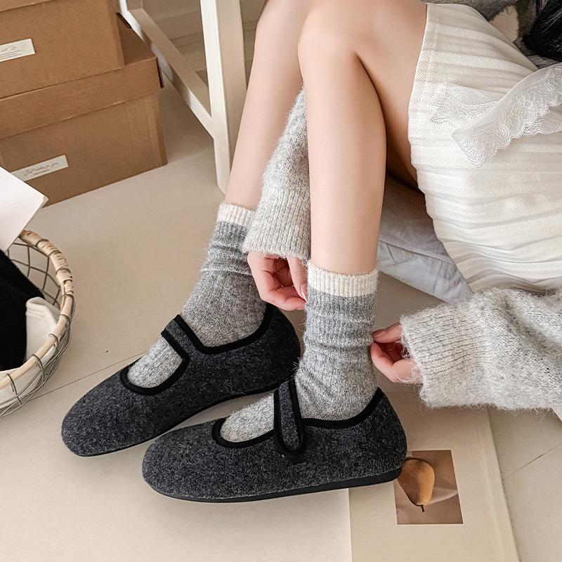 Korean Style Ribbed Color Block Mid-Calf Socks - Autumn/Winter Warmth, Retro Forest Academy Look