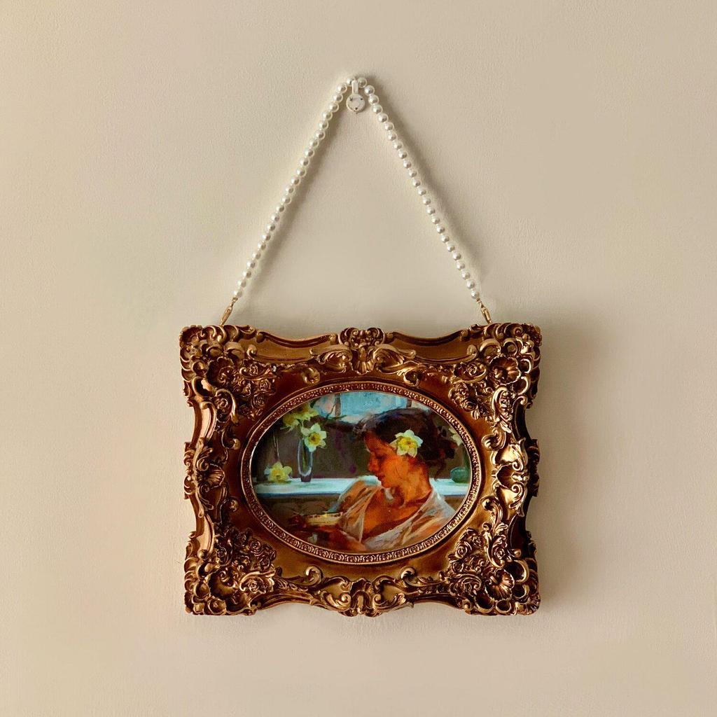 Retro European Embossed Carved Photo Frame - Artistic Luxury Wall Hanging Decoration for Home & B&B