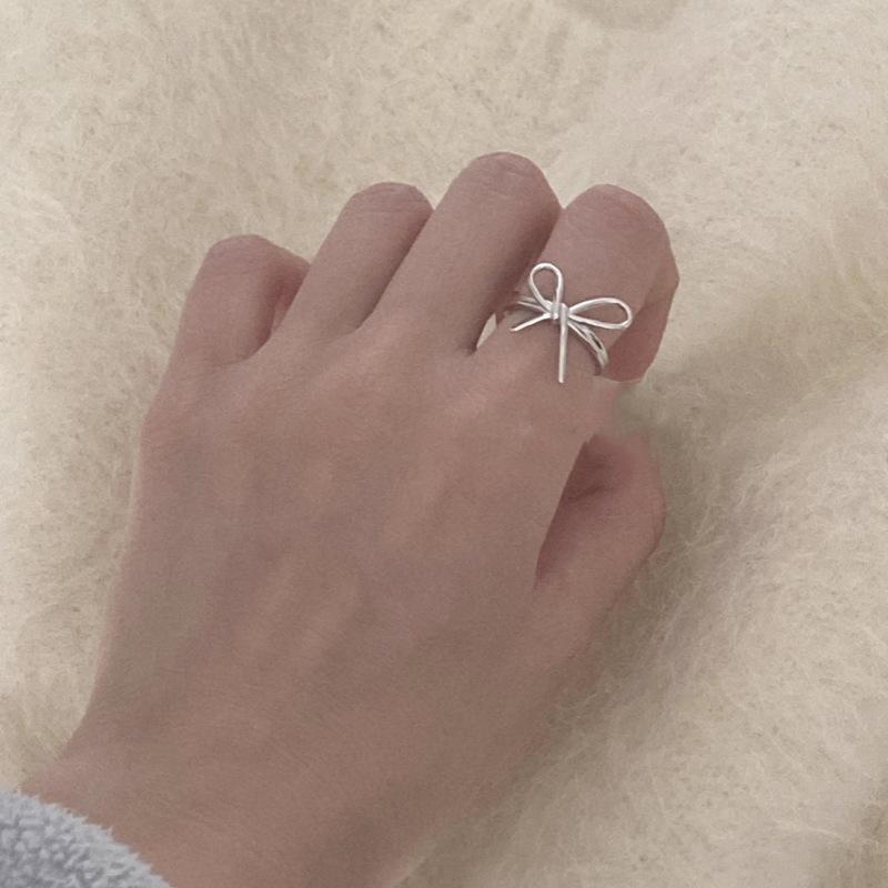 Xiaohongshu S925 Sterling Silver Women's Luxury Ring - Niche Design, Non-Fade Index Finger Fashion.