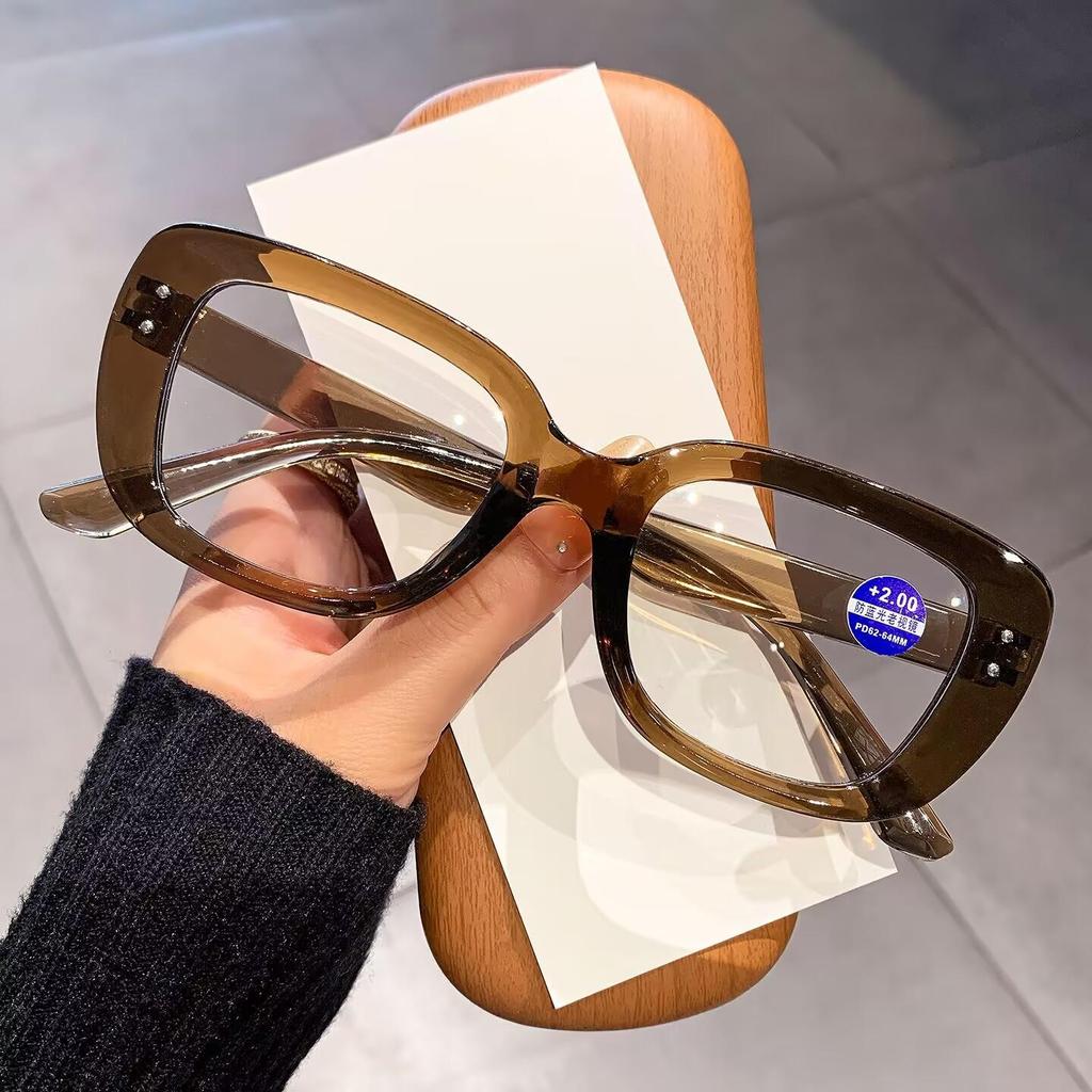 Stylish Thick Frame Blue Light Blocking Reading Glasses for Men and Women – Large Frame, Anti-Radiation, Presbyopic Protection.