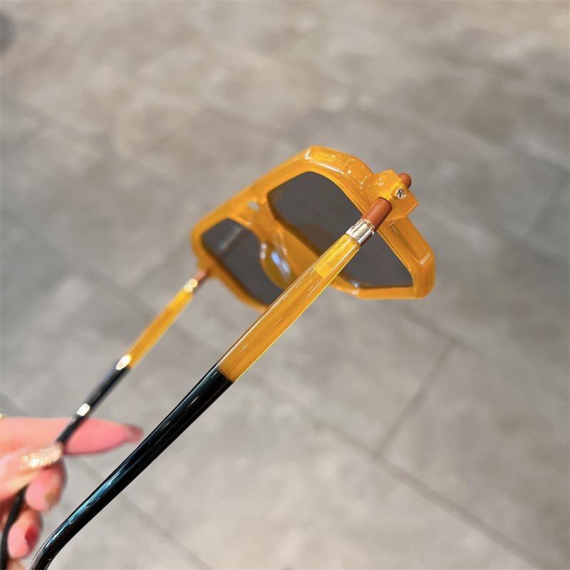 Unise Trendy Design UV400 Shades Vintage Square Sunglasses for Men Women Fashion Retro Double Bridge Sun Glasses Eyewear