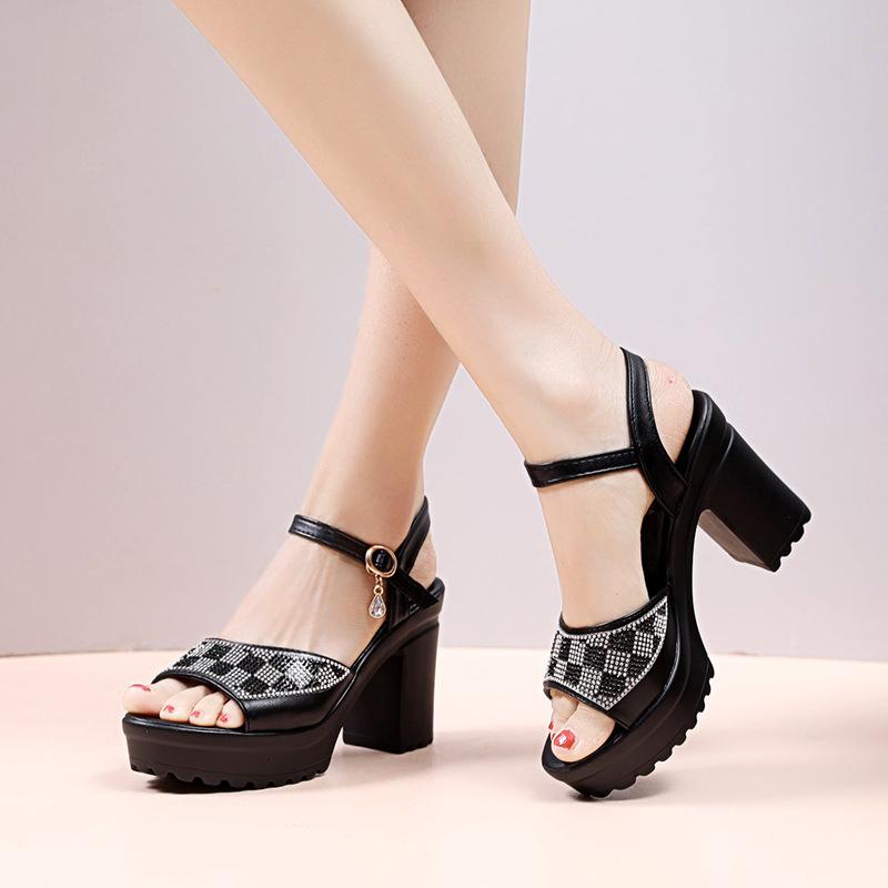 2025 New Exquisite Women's High Heel Sandals Summer Versatile Water Diamond Fashion Sandals Coarse Heel Thin Strap Women's Shoes