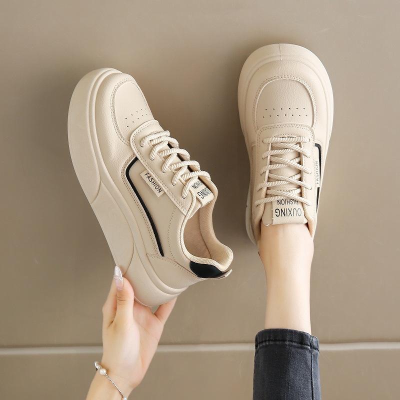 Height-increasing platform white shoes women's 2025 autumn new leather versatile sports shoes student soft-soled casual board shoes