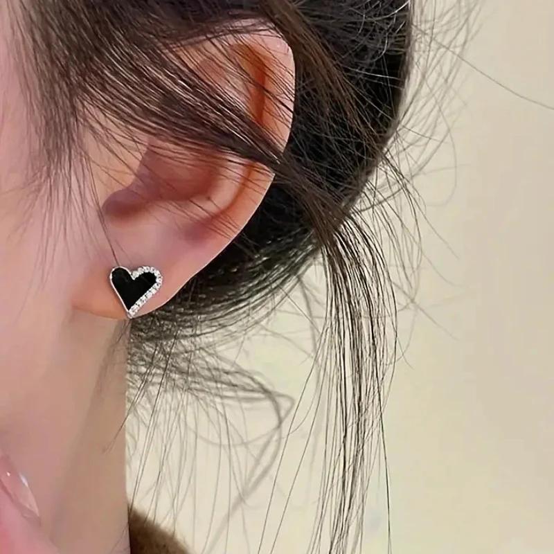 Huitan Unique Black Heart Stud Earrings for Women Gorgeous Modern Ear Accessory Fashion Party  with Shiny Cubic Zirconia