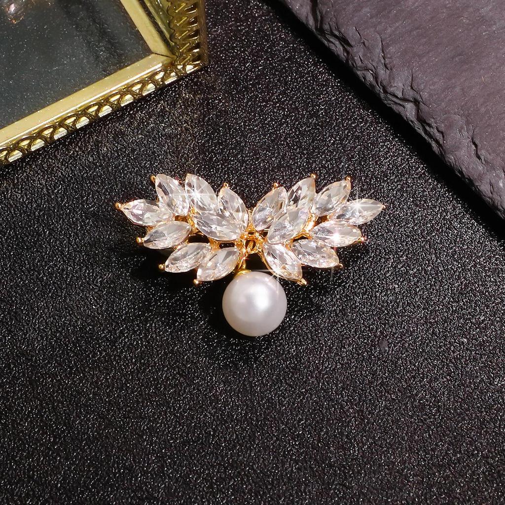 Angel Wings Rhinestone Brooch - Unisex Korean Style Corsage Pin & Clothing Accessory
