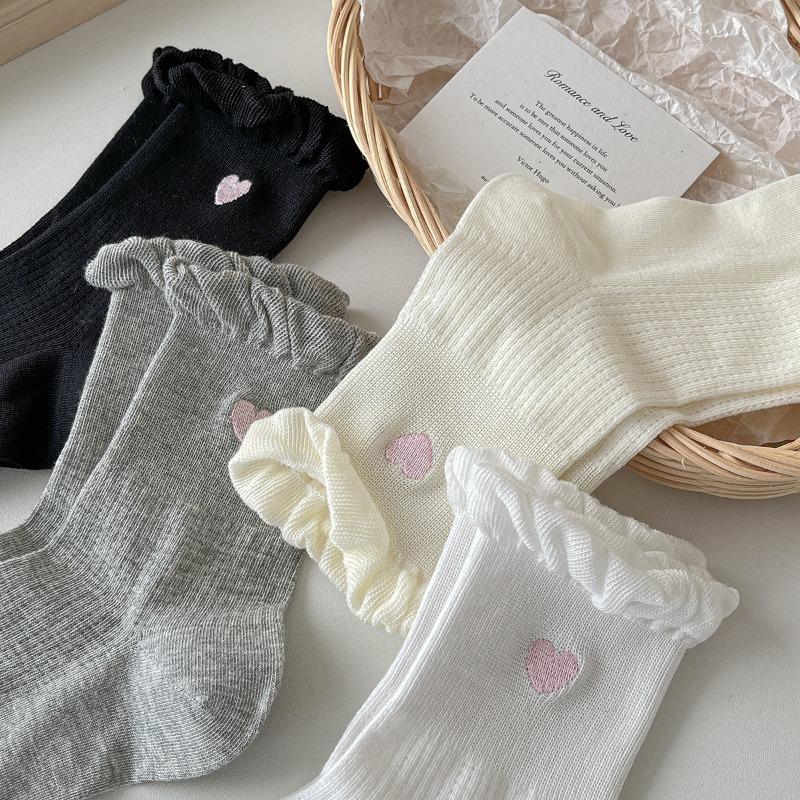 5 Pairs of Female Spring and Summer Breathable Lovely Embroidered Love Lace Bubble Mouth Tube Socks