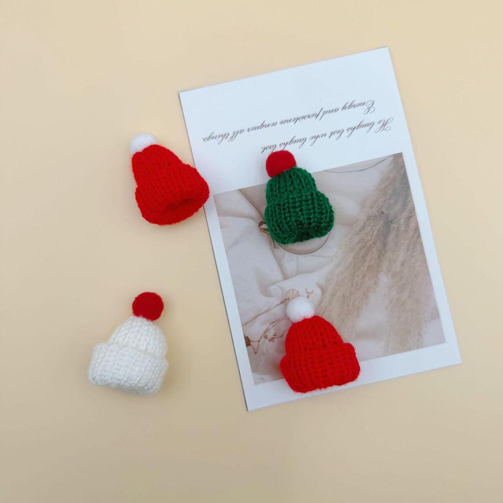 Cute Mini Knitted Christmas Hat for Dolls - Decorative Wool Finger Hat