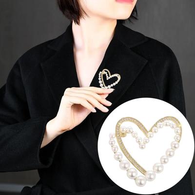 Women Brooch Faux Pearl Rhinestone Decor Heart Shape Stainless Anti-slip Wear-resistant Coat