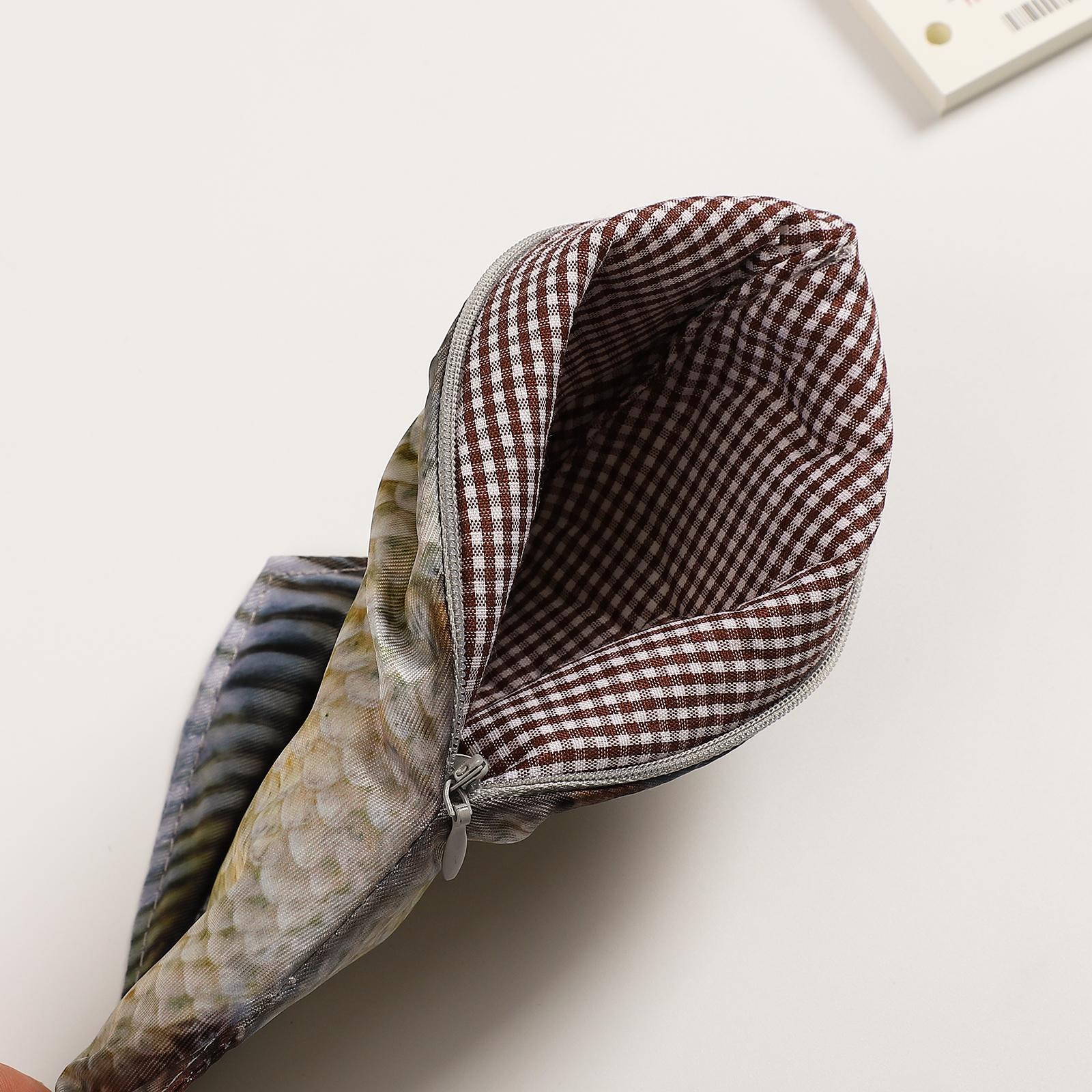 NHQZ Astuccio, Simulazione Creativa Astuccio per Carassi, Divertente Astuccio per Cancelleria con Pesce Salato, Astuccio Scuola, 1 pezzo