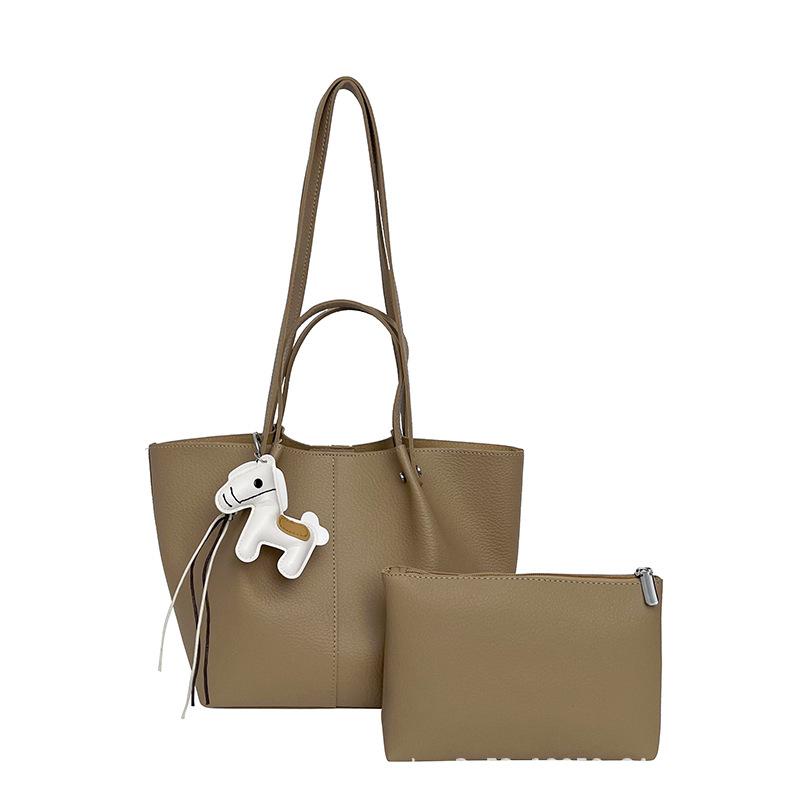 Large capacity fashionable underarm bag women's new trendy retro bucket bag simple and versatile shoulder tote bag