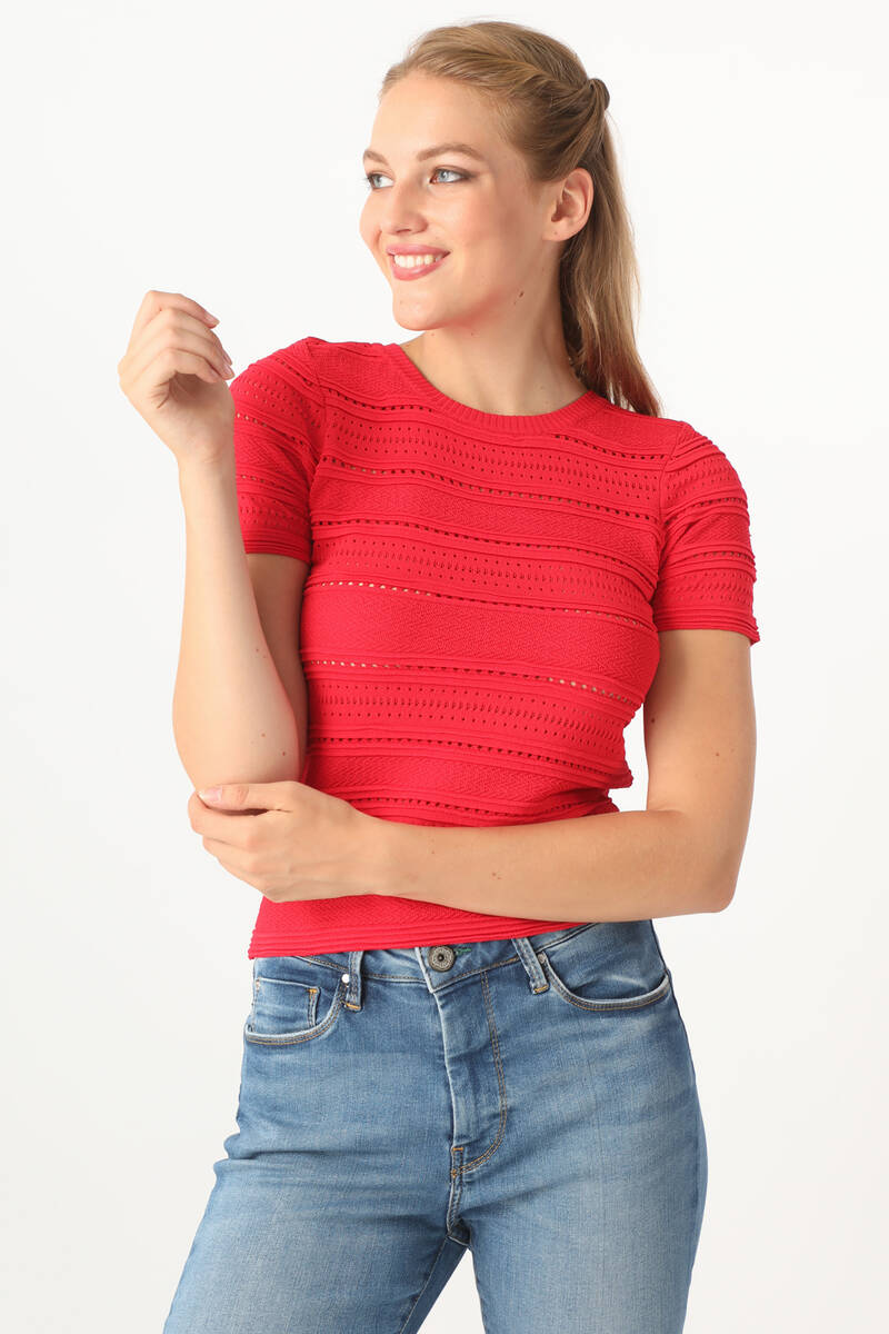 

Женская блузка с круглым вырезом и короткими рукавами красная M красный