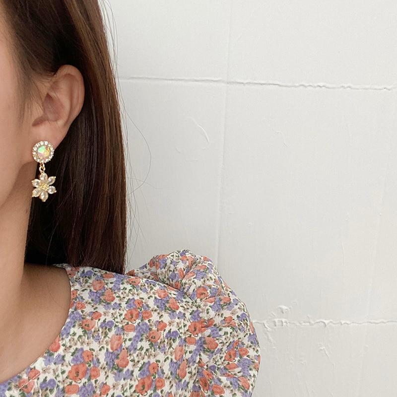 Neue Ohrringe im koreanischen Stil, elegant, exquisit, für Mädchen, Retro-Barock, glänzende Strassblumen, Clip-Ohrringe ohne Piercing