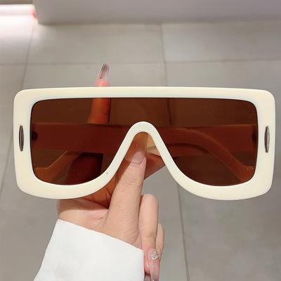 Flat Top Vintage One Piece Big Frame Sunglasses Women For Men Luxury Brand Designer Sun Glasses Punk Popular Rivet Hip Hop Shade