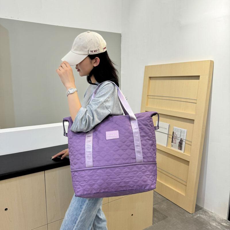 Expandable outing, large capacity, fashionable diamond lattice handbag, wet and dry separation sports fitness bag, can be set with a pull bar