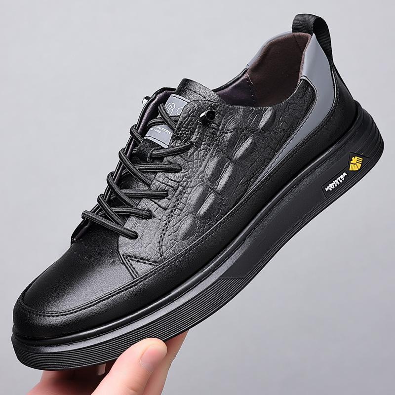 2025 Autumn and Winter New Men's Casual Leather Shoes Men's Hand-stitched Leather Breathable Versatile Board Shoes Trendy Shoes 5801