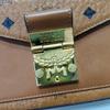 [Gebraucht] Millie Visetos Metallbeschläge Lorbeerblatt-Schloss Monogramm Glatte Umschlag-Umhängetasche Beschichtetes Canvas Napa-Leder Schulter - Gut #6W719I