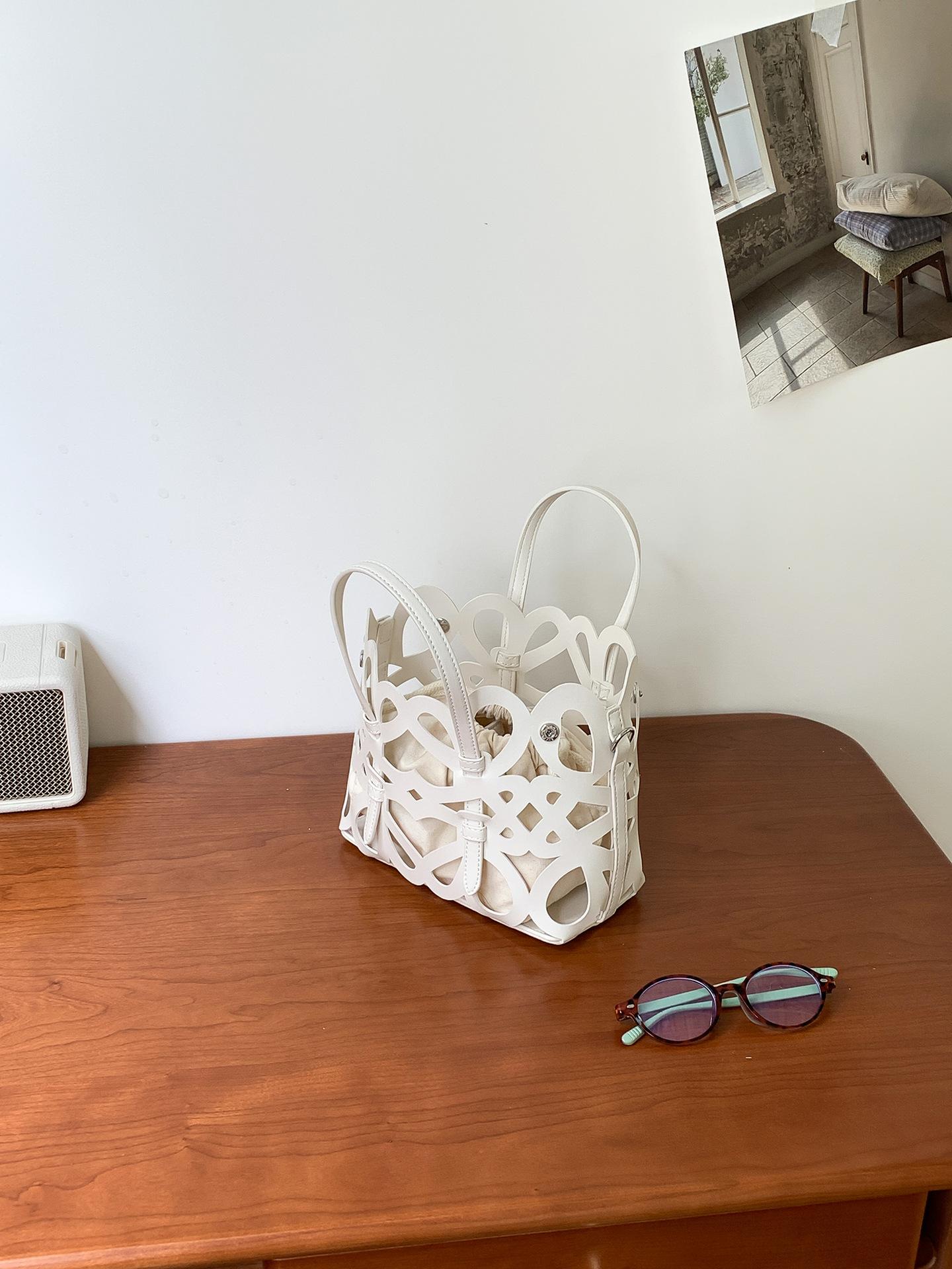 

Hollow vegetable basket bag women s summer trend shoulder messenger bag niche design new small handbag women бежевый