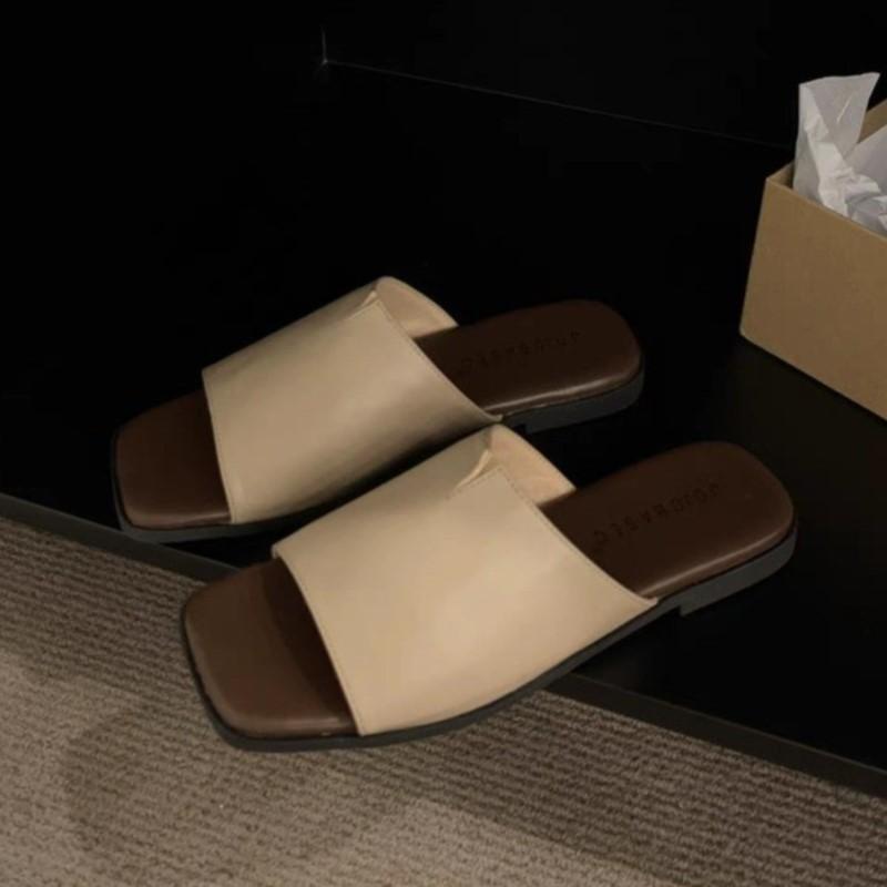 Mode 2025 Sommer Damen Französisch-Inspirierte Flache Flip-Flops Weiche Sohle Bequeme Strandsandalen Schicke Lässige Pantoletten für Draußen Rock