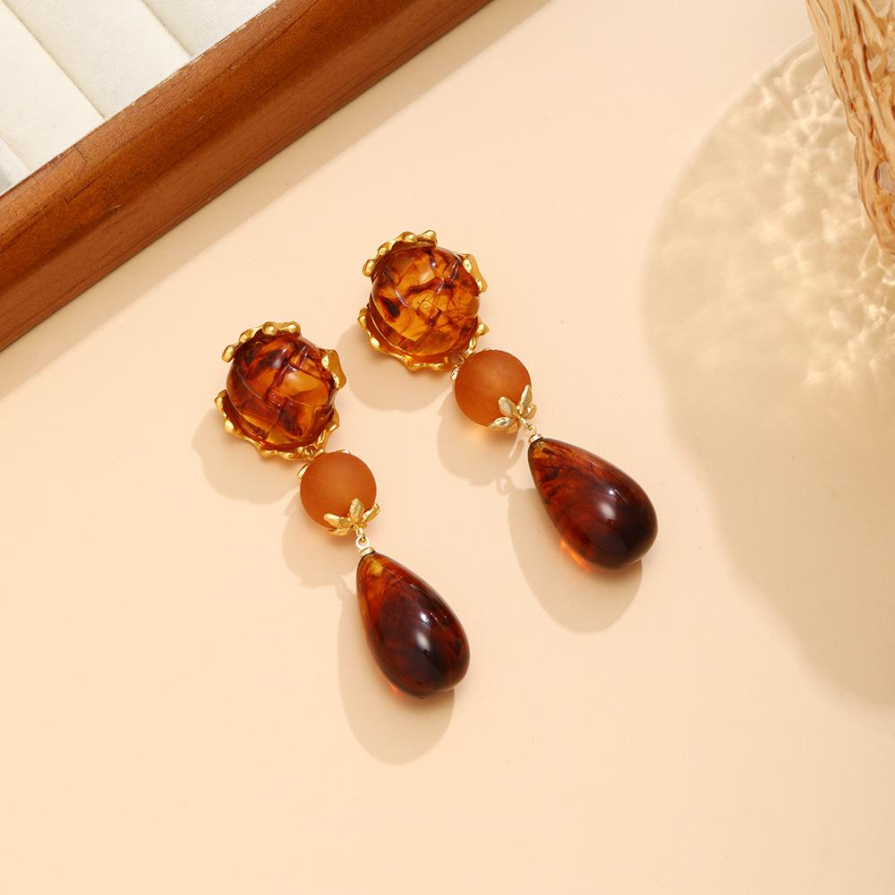 Silver Needle Caramel Amber Geometric Water Drop Earrings - European & American Retro High-End Trend 