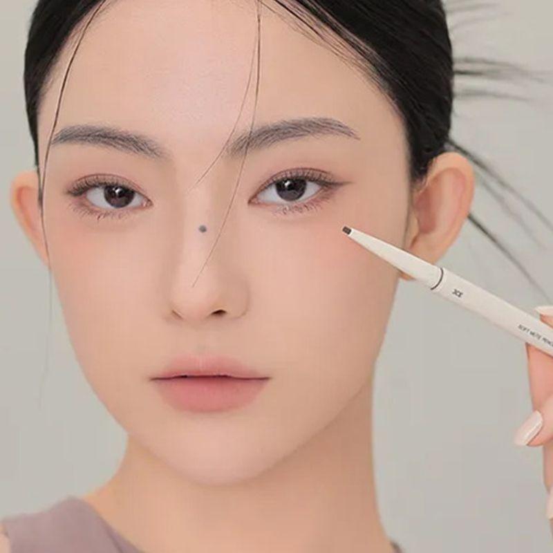 [1+1] Мягкий матовый карандаш-лайнер HAZEL BROWN