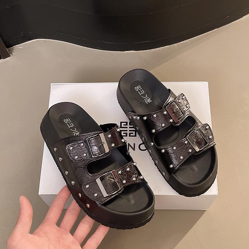 Summer rivet buttons thick bottom one-word drag women 2025 summer new outer wear height increase one pedal beach slippers