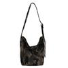 2025 Autumn New Textured Large-capacity Bucket Bag Niche Design Casual Fashion Women's Shoulder Messenger Bag