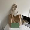 Large Capacity Commuter Bag Retro Women's Shoulder Bag Lightweight Tote Bag
