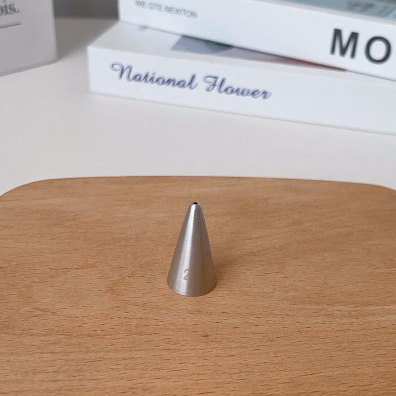 1A 12mm Heart-Shaped Writing Piping Tip for Cream Puffs and Cakes, 304 Stainless Steel
