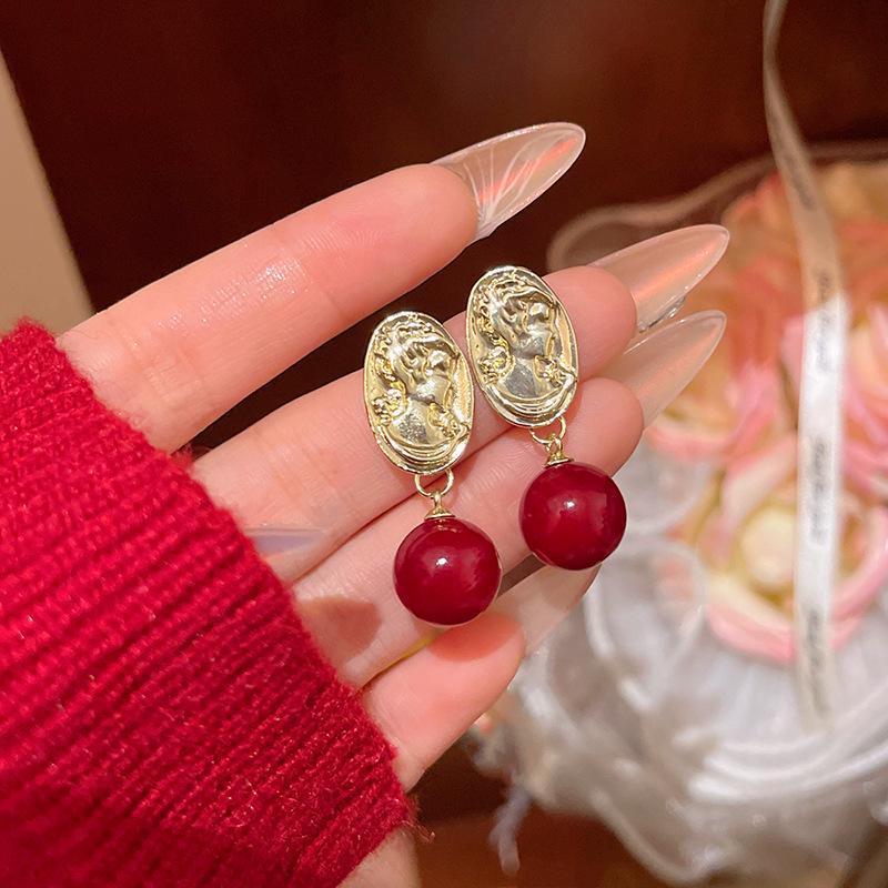 Medieval Style Ankola Red Portrait Pendant Earrings – Elegant Retro Earrings for Women