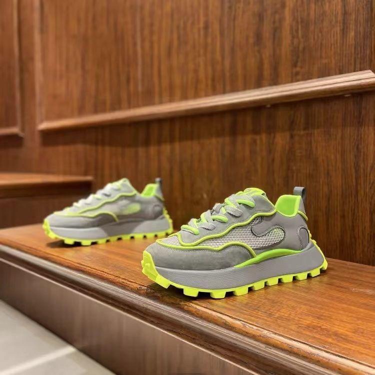 

Модный бутик 2025 года, лето, новые туфли из дышащей сетки Ice Silk для пап, мягкая подошва, противоскользящая спортивная повседневная обувь 44 зелёный