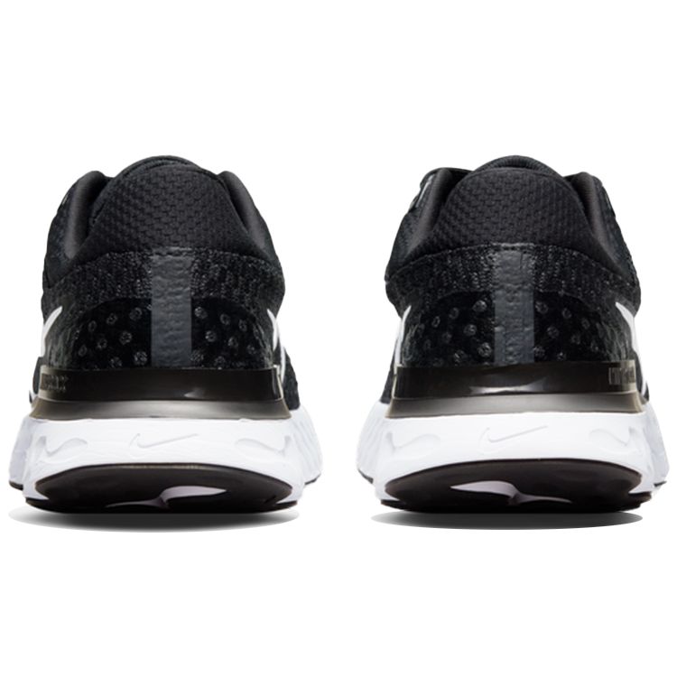 Nike Quest 5 Black White Running Shoes DD3024-001