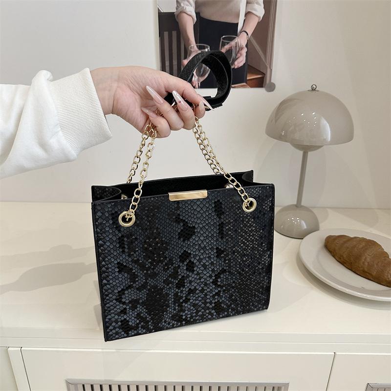 

Premium texture light luxury commuting versatile personality small square bag women s casual fashion elegant temperament large capacity messenger bag чёрный