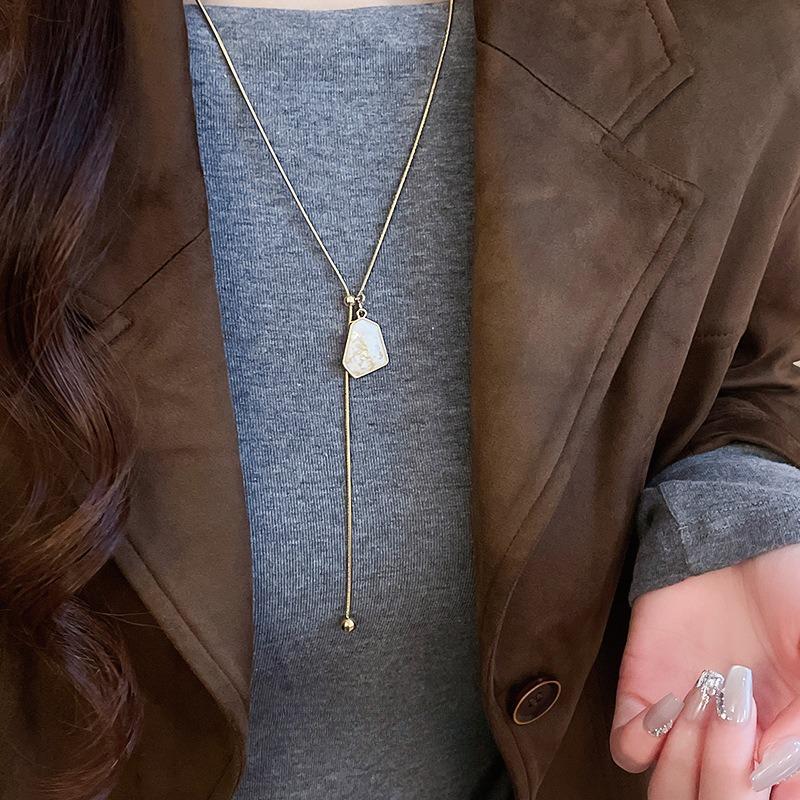 Gold Plated Irregular Round Pendant Necklaces for Women Luxury High-end Adjustable Necklace Fashion Charm Jewelry Daily Wear