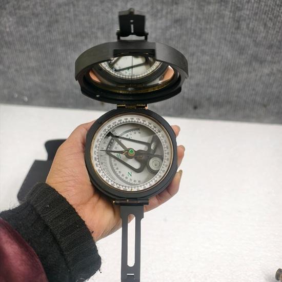 Classic Brunton Survey Compass with Leather Cover Metal Navigation Instrument Scientific Wedding Anniversary Birthday Christmas Fathers Mothers Gift