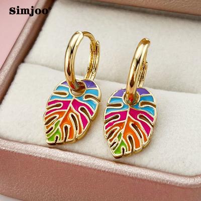 SIMJOO Kolczyki z kroplami oleju w świeżym, retro kolorze, o niszowym designie, z liśćmi