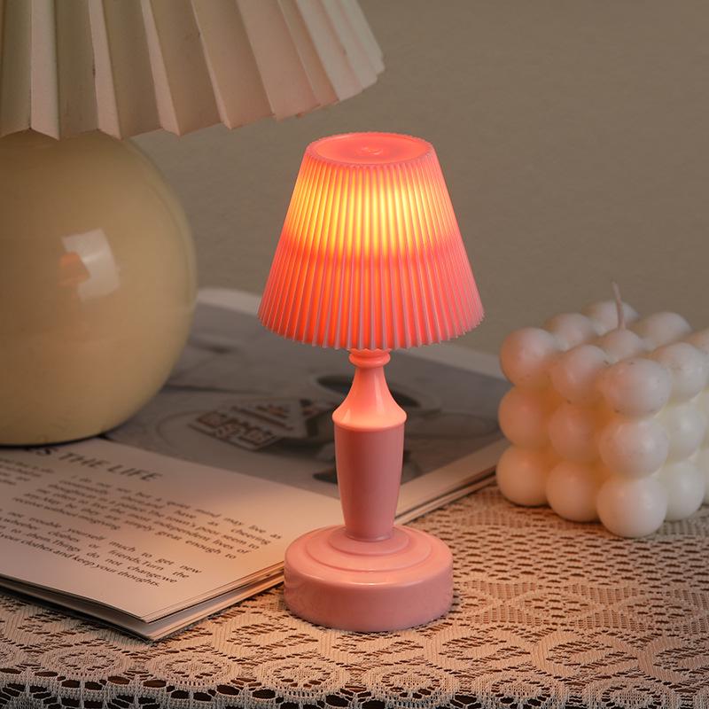 European Retro LED Night Lamp: Textured Small Desk or Bedside Decor with Palace Lantern Style