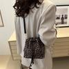 Niche design leopard print pump belt bucket bag messenger bag women's new popular versatile portable pleated shoulder bag