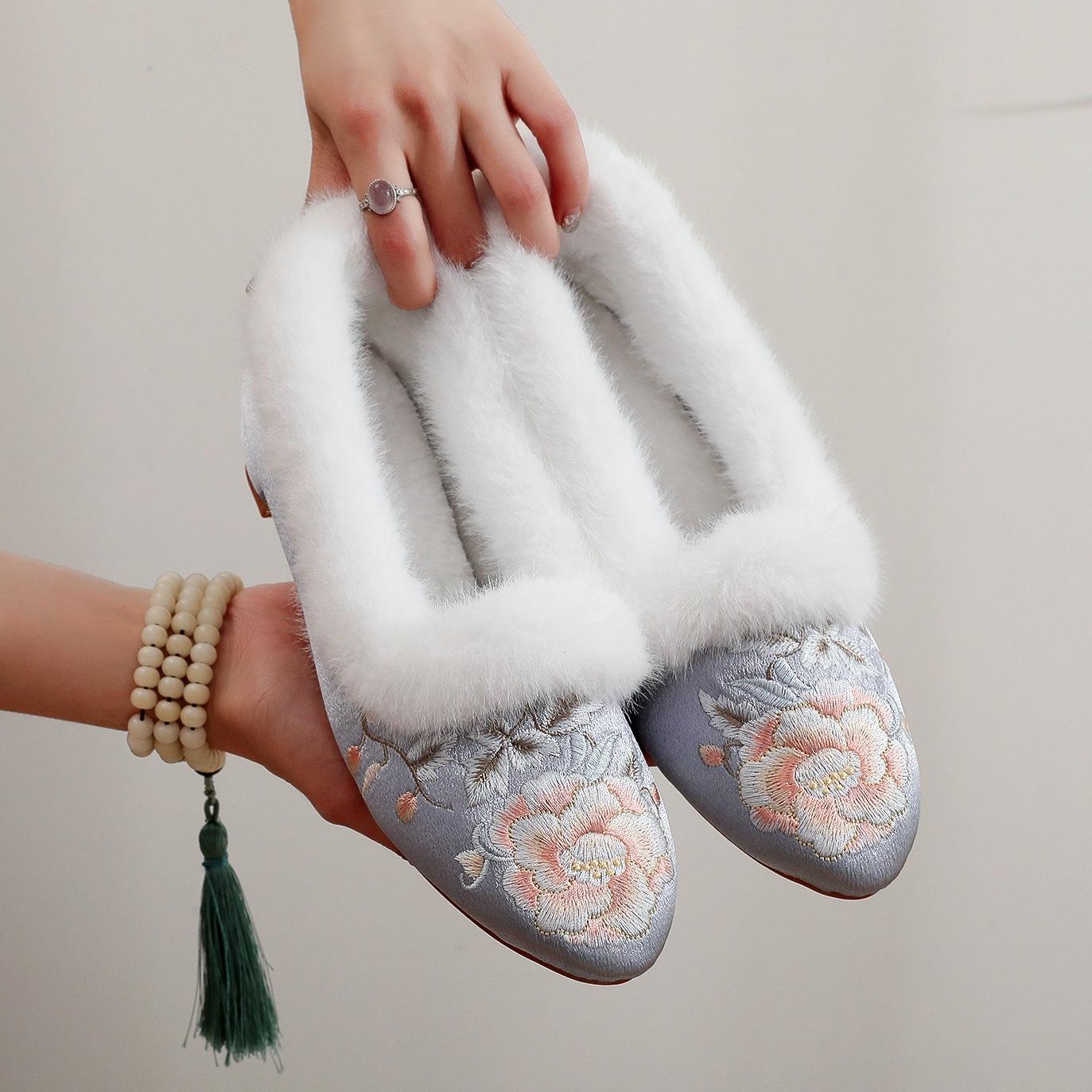 

Женские зимние туфли-лодочки с подкладкой из искусственного меха, нескользящие, с круглым носком, на толстом блочном каблуке, для ходьбы, теплые, вышитые, на низком каблуке, мокасины для женщин 41 морской синий