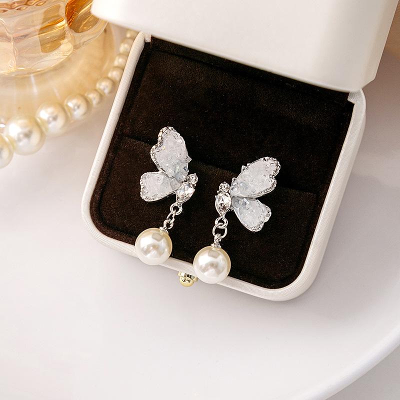 Gradual Change Gravel Crystal Butterfly Earrings, Gentle Super Fairy Mori Pearl Earrings Light Luxury Earrings Women