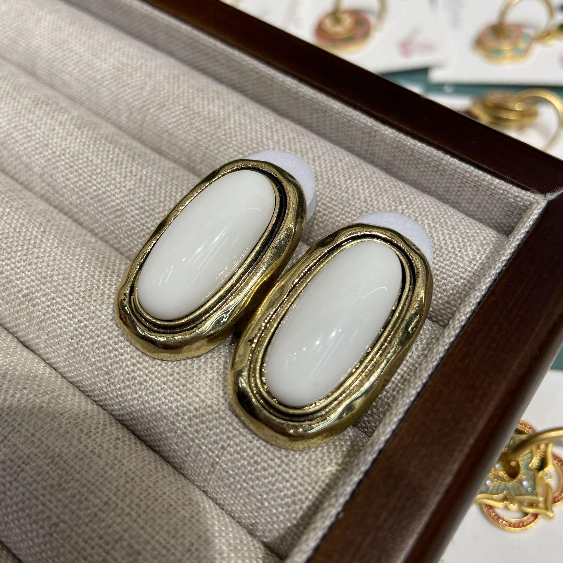 

Классическое овальное белое смоляное ожерелье, серьги-гвоздики из серебра 925 пробы с жемчугом и цепочкой на ключицу