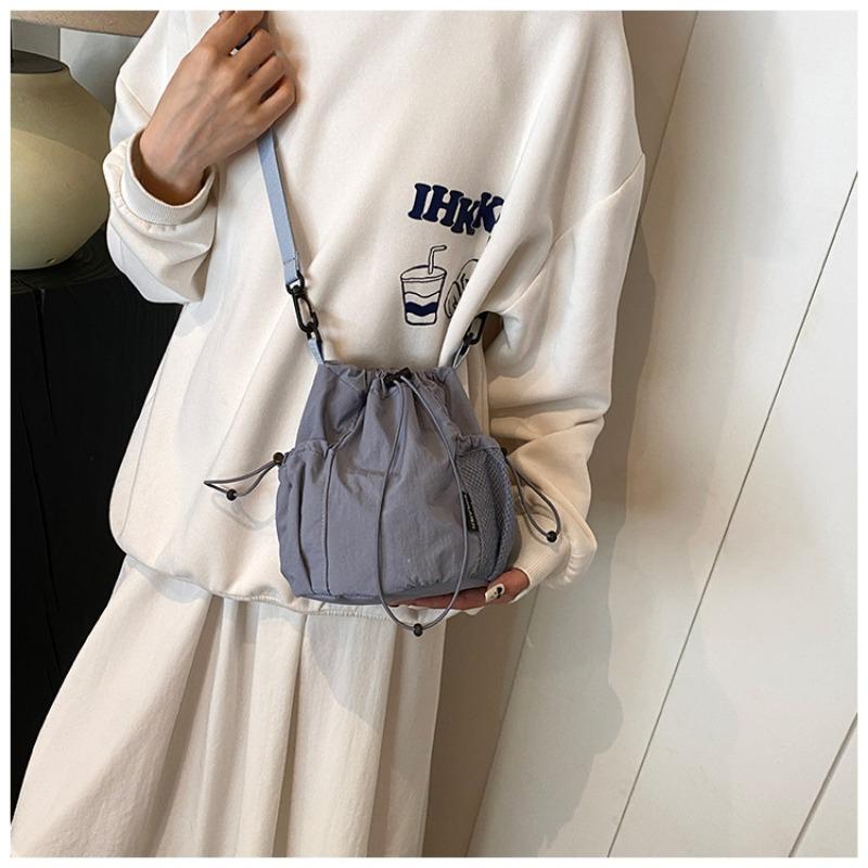 European and American Ins Style Water-repellent Nylon Cloth Bag for Women New Simple Versatile Bucket Bag Fashion Niche Handbags